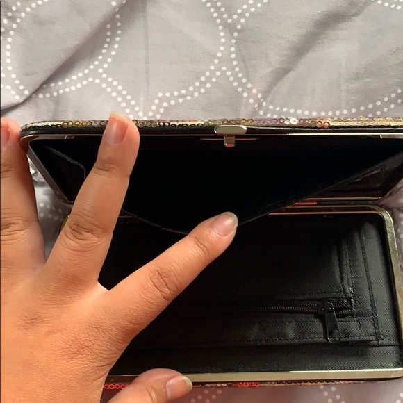 Wallet - Picture 4 of 7